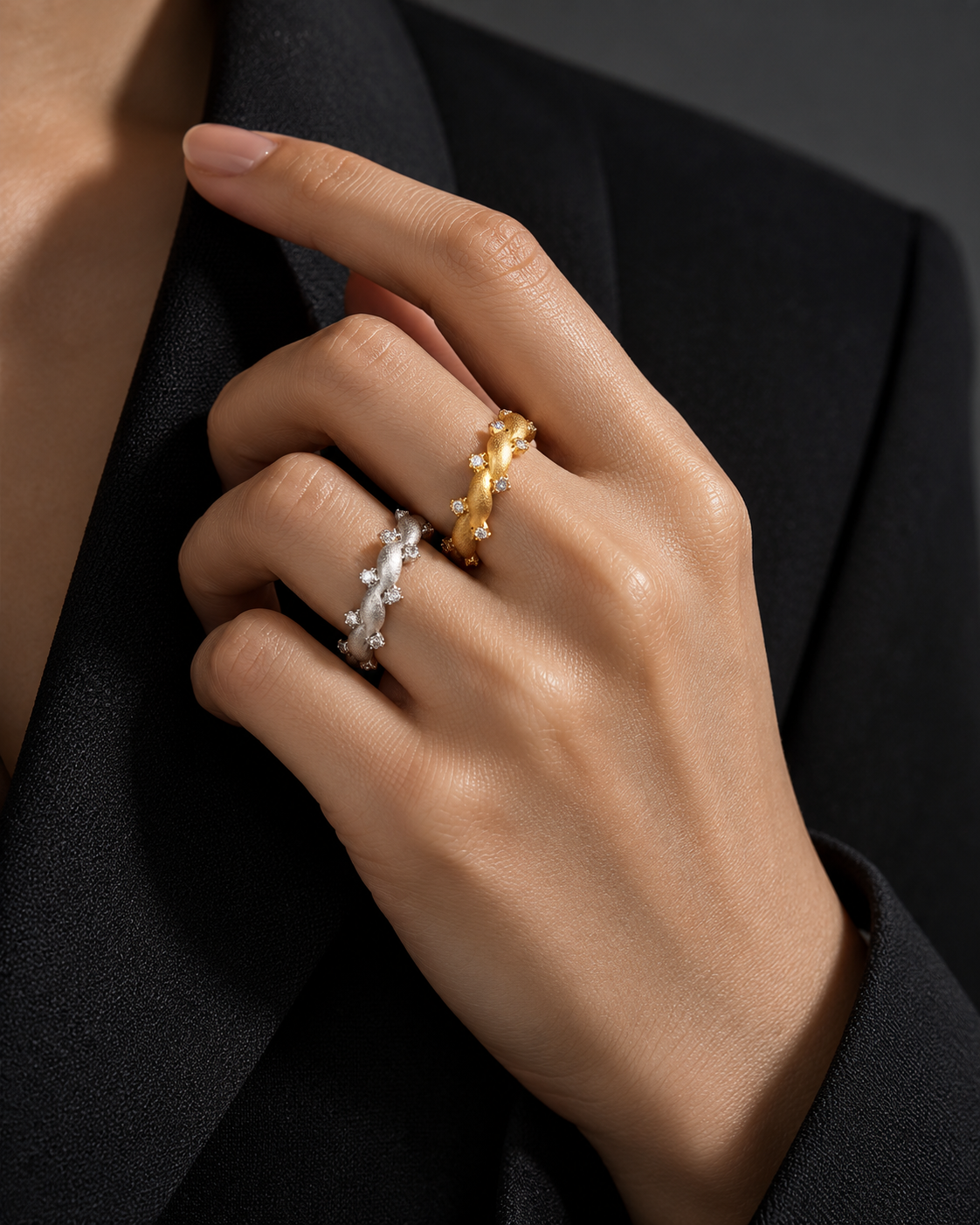 Theiaura Dewdrop Twist Ring