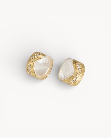 Theiaura Moonlight Shell Stud Earrings - THEIAURA&CO.