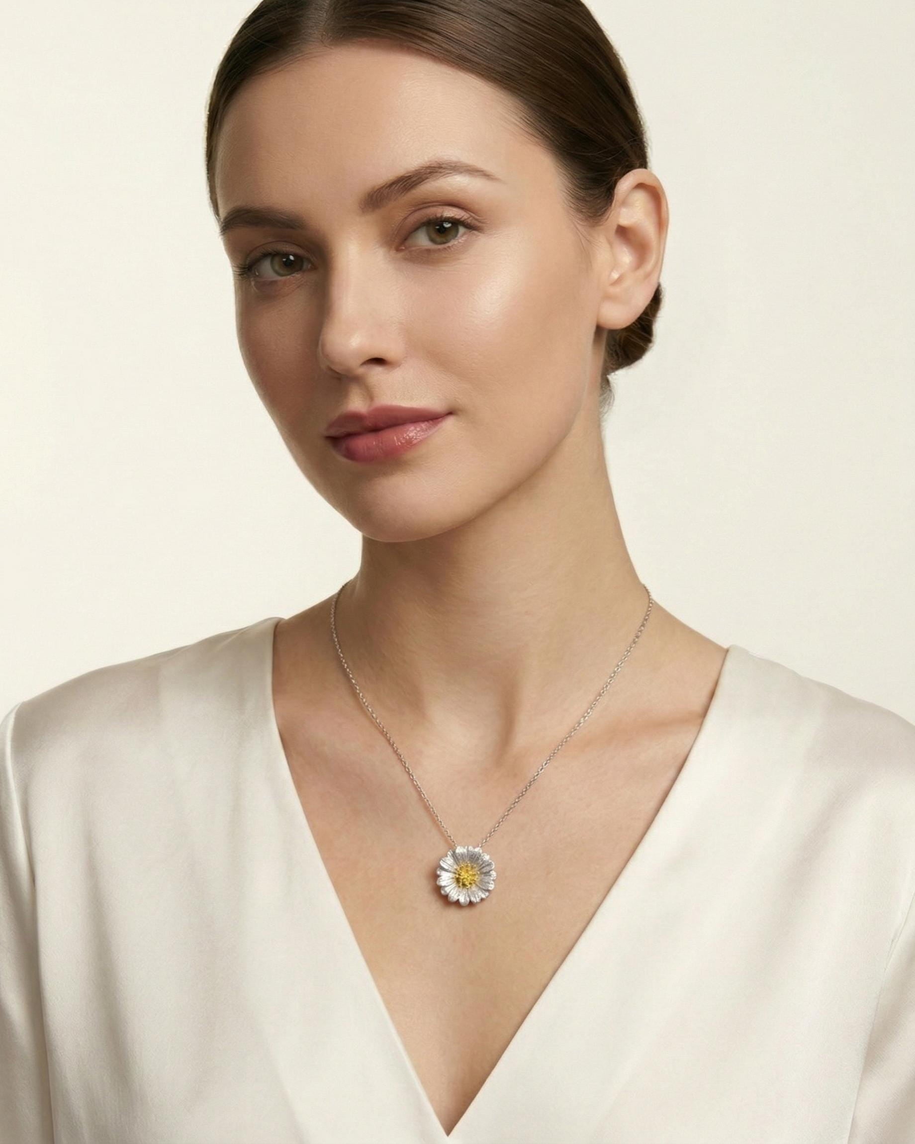 Theiaura Daisy Bloom Necklace - THEIAURA&CO.