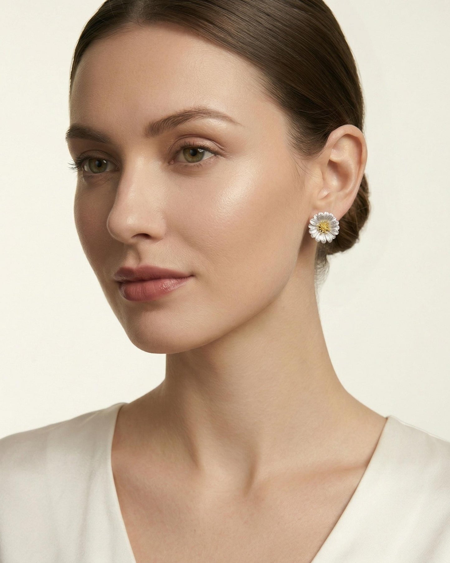 Theiaura Daisy Bloom Stud Earrings - THEIAURA&CO.