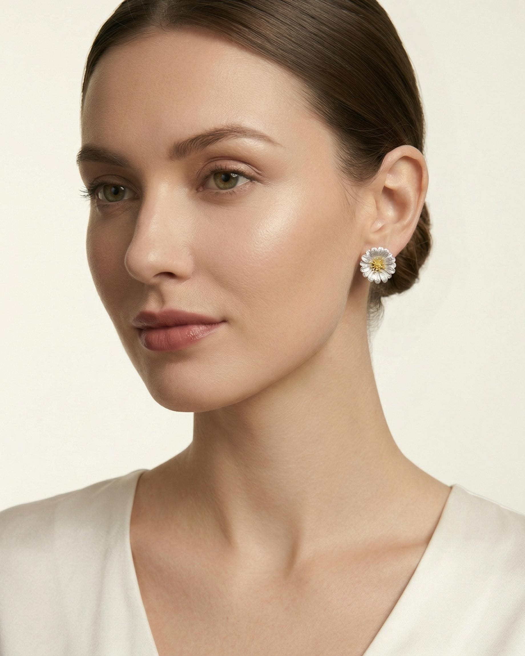 Theiaura Daisy Bloom Stud Earrings - THEIAURA&CO.
