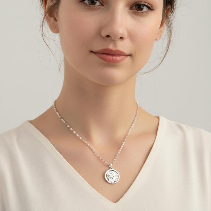 Theiaura Dion Medallion Pendant Necklace - THEIAURA&CO.