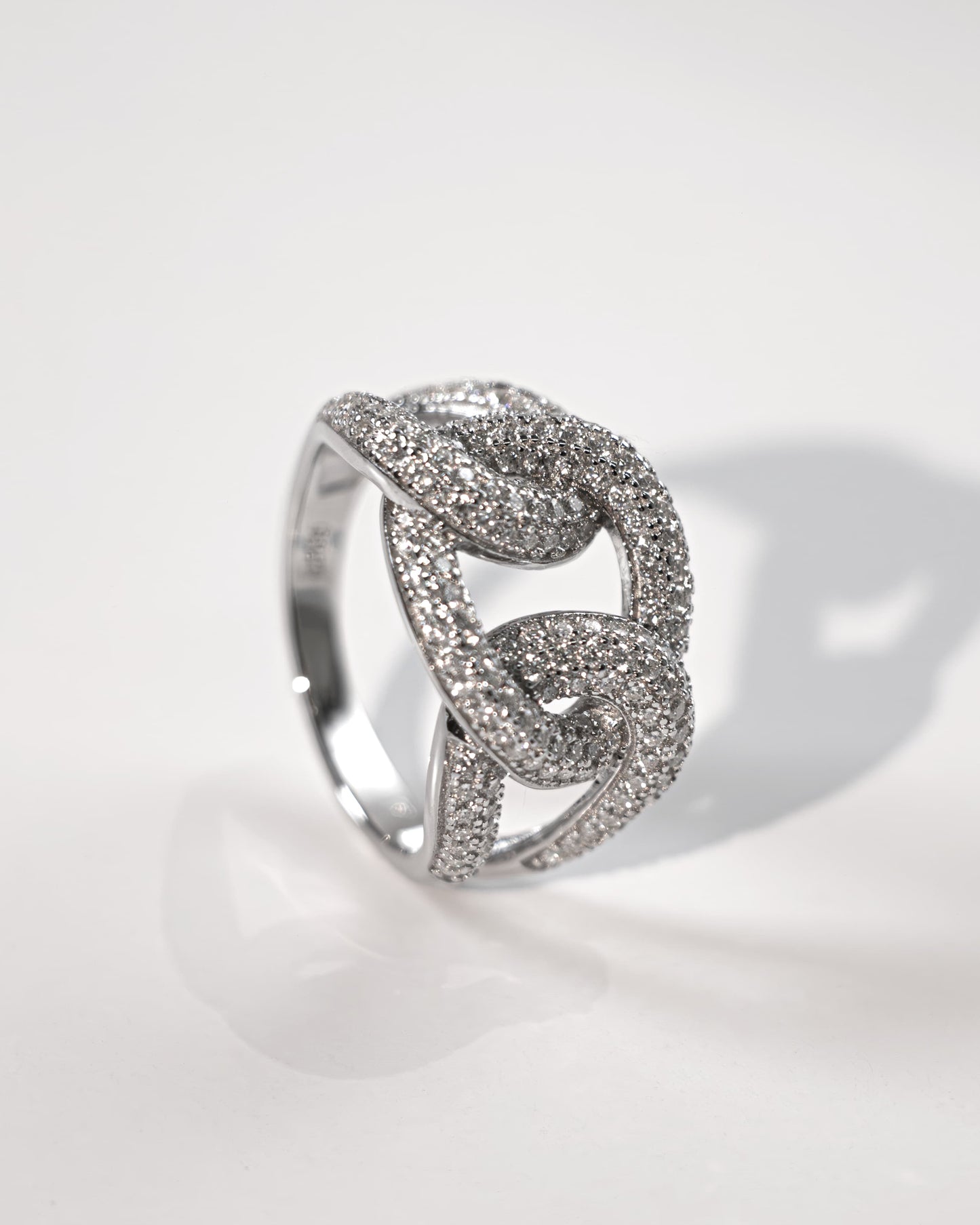 Bague en moissanite Eternal Link Theiaura