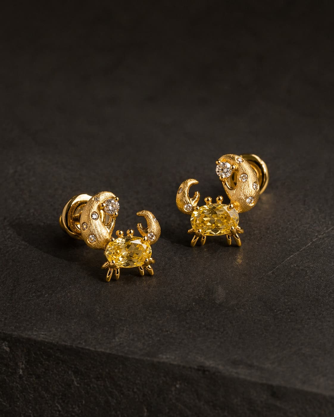 Theiaura Tidal d’Or Crab Stud Earrings