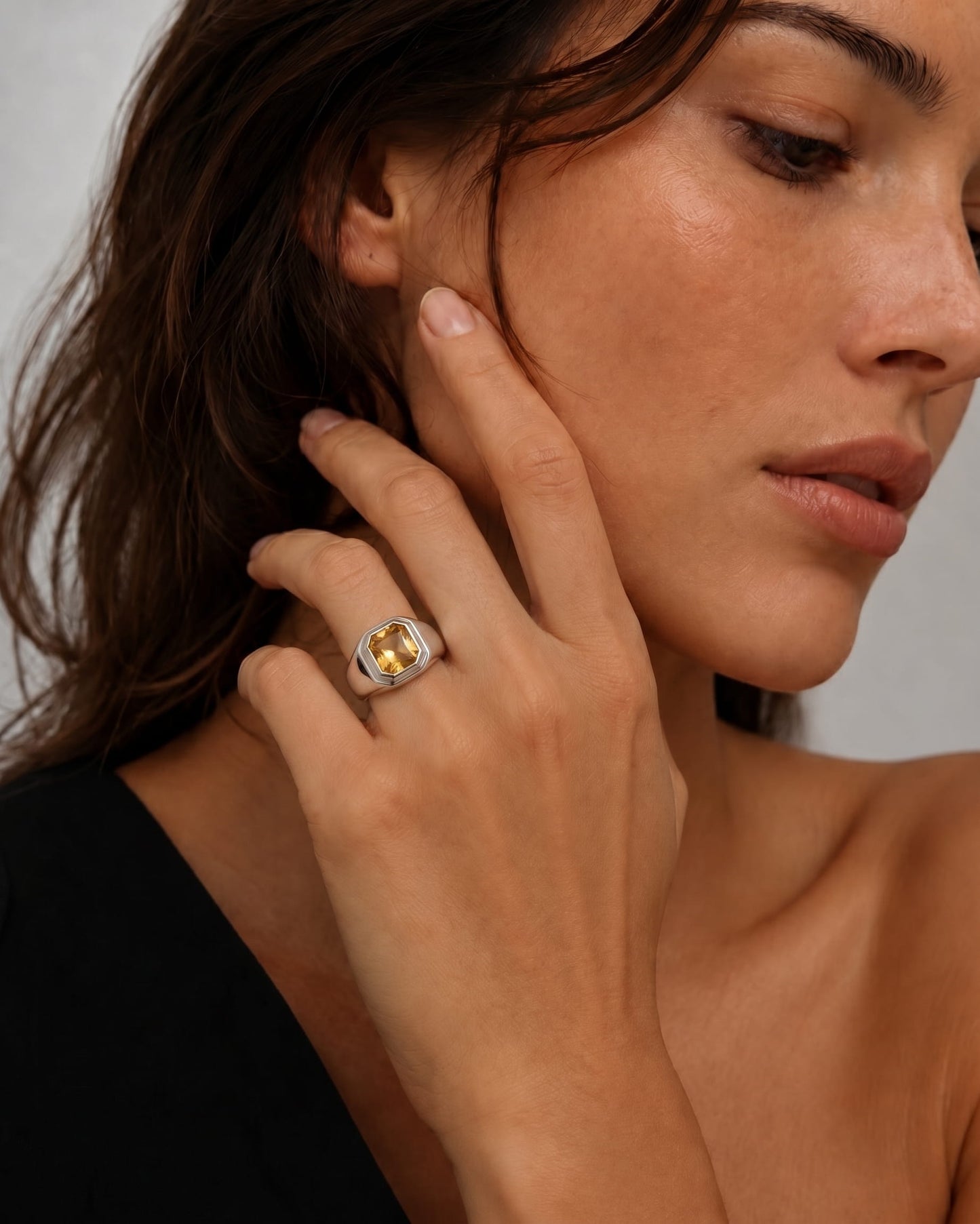 Theiaura Prism Signet Ring