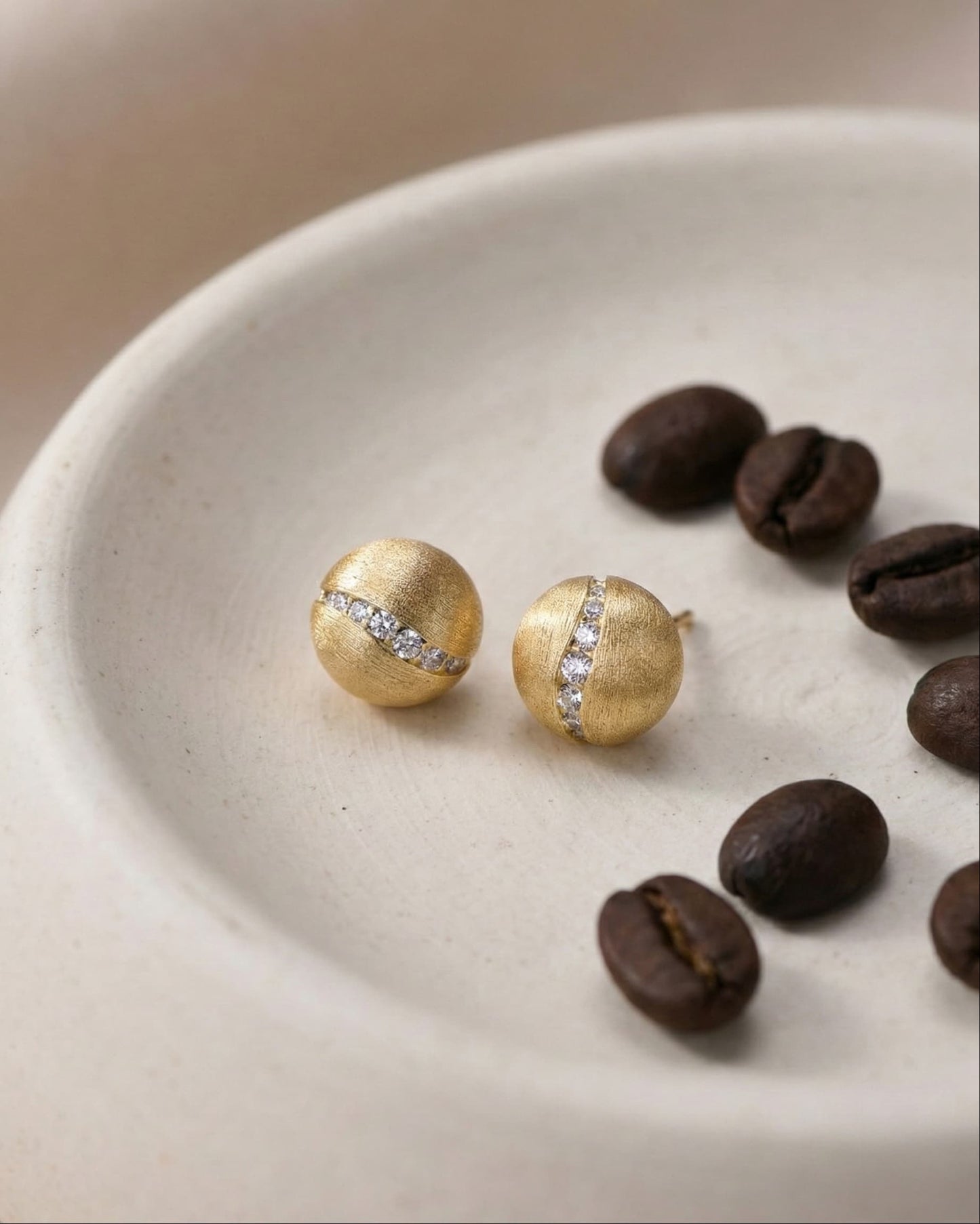 Theiaura Soline Stud Earrings - THEIAURA&CO.