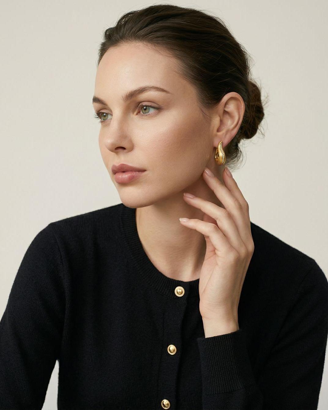 Theiaura Vague d'Or Hoop Earrings - THEIAURA&CO.