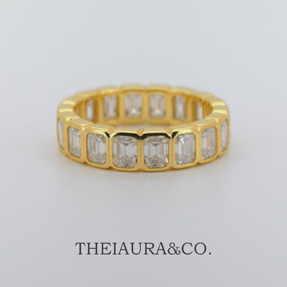 Theiaura Bezel Emerald Cut Moissanite Ring (3.6 Ct. Tw.)