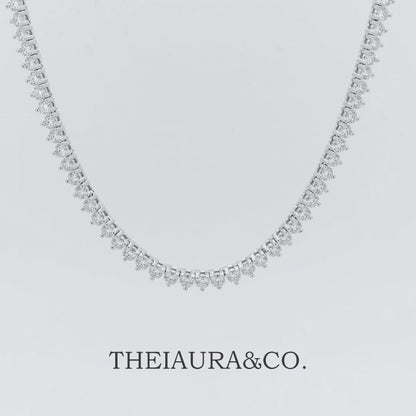 Collar de tenis Theiaura con moissanita de 3 puntas (13.9 - 16.9 Ct. Tw.)